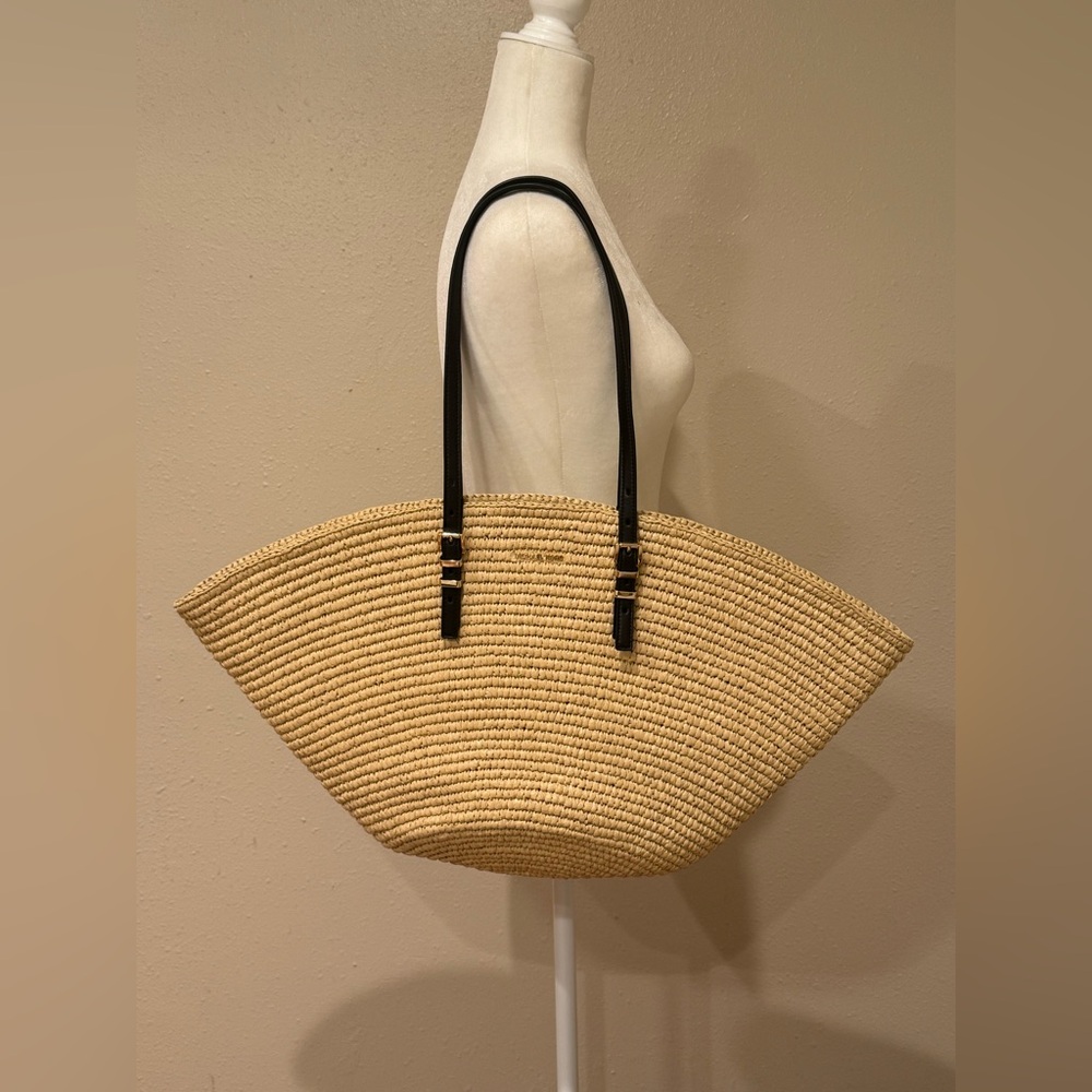 Michael Kors Isa Raffia Tote Large - Picture 2 of 14